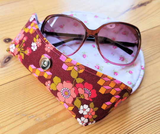 Funky Glasses Case, Vintage Fabric Case, Retro Glasses Pink Floral