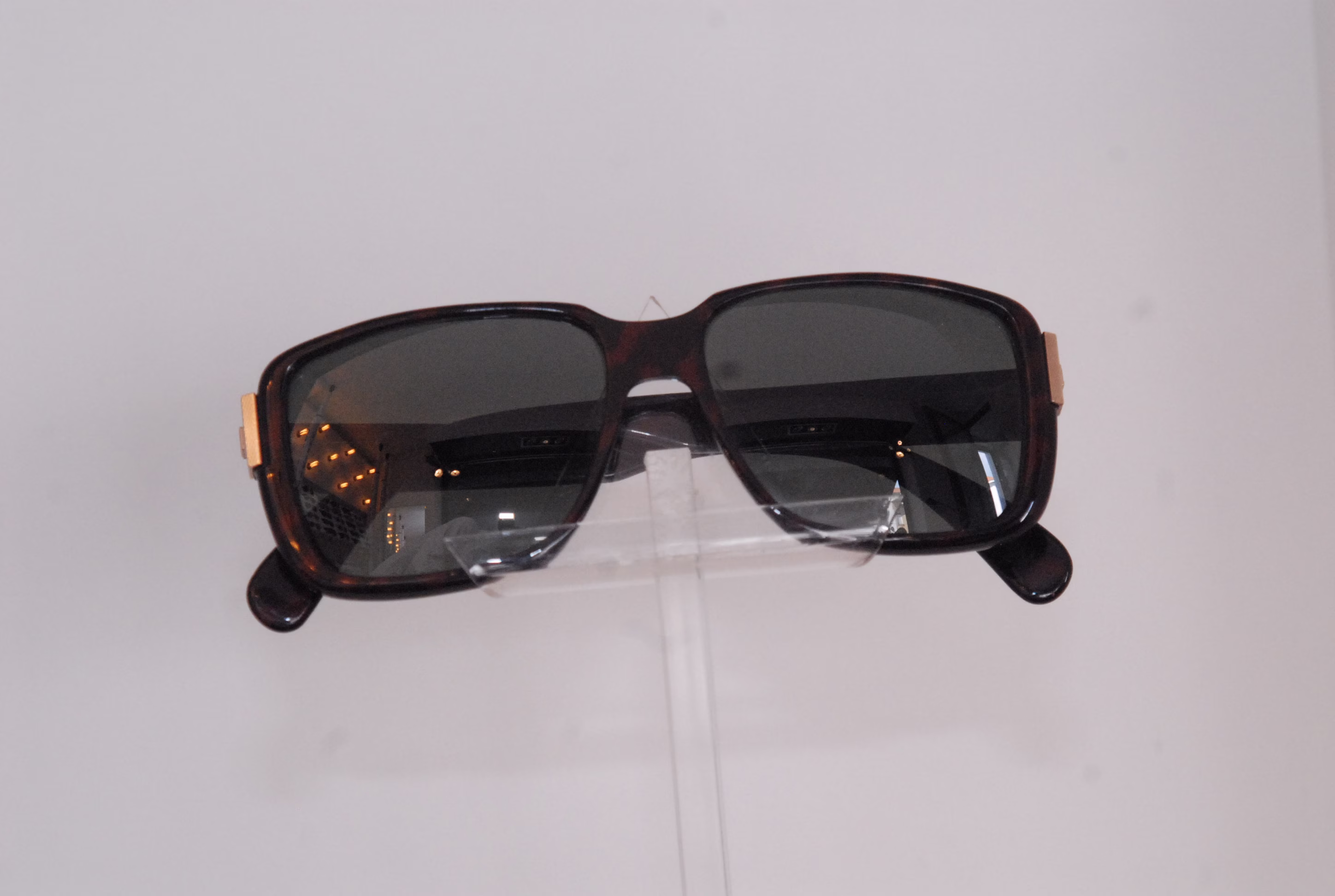 Dunhill 6072 Sunglasses, Form, British Design & Palm-Springs Style Made in France