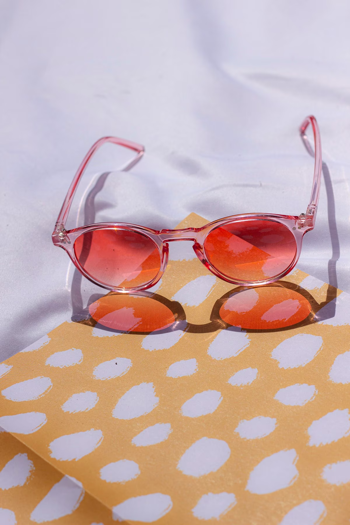 Transparent Pink Fine Classic Round Keyhole Sunglasses