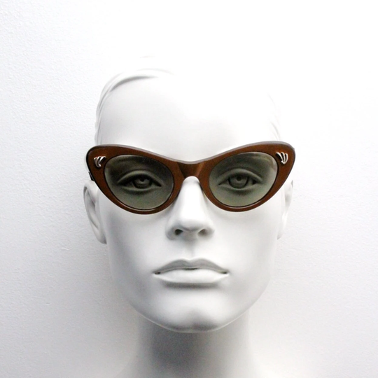 50S Vintage Oval Cat Eye Sunglasses. Superior Quality Womens Winged Cateye in Pearlised Brown Lustrous Acetate