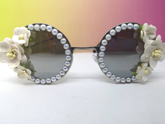 Pretty Flower & Pearl Round Sunglasses