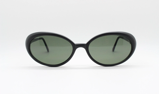 90S Vintage Oval Cateye Sunglasses. Matt Finish Black Slender Cat Eye 60S Style Frame With Green Lenses. Nos