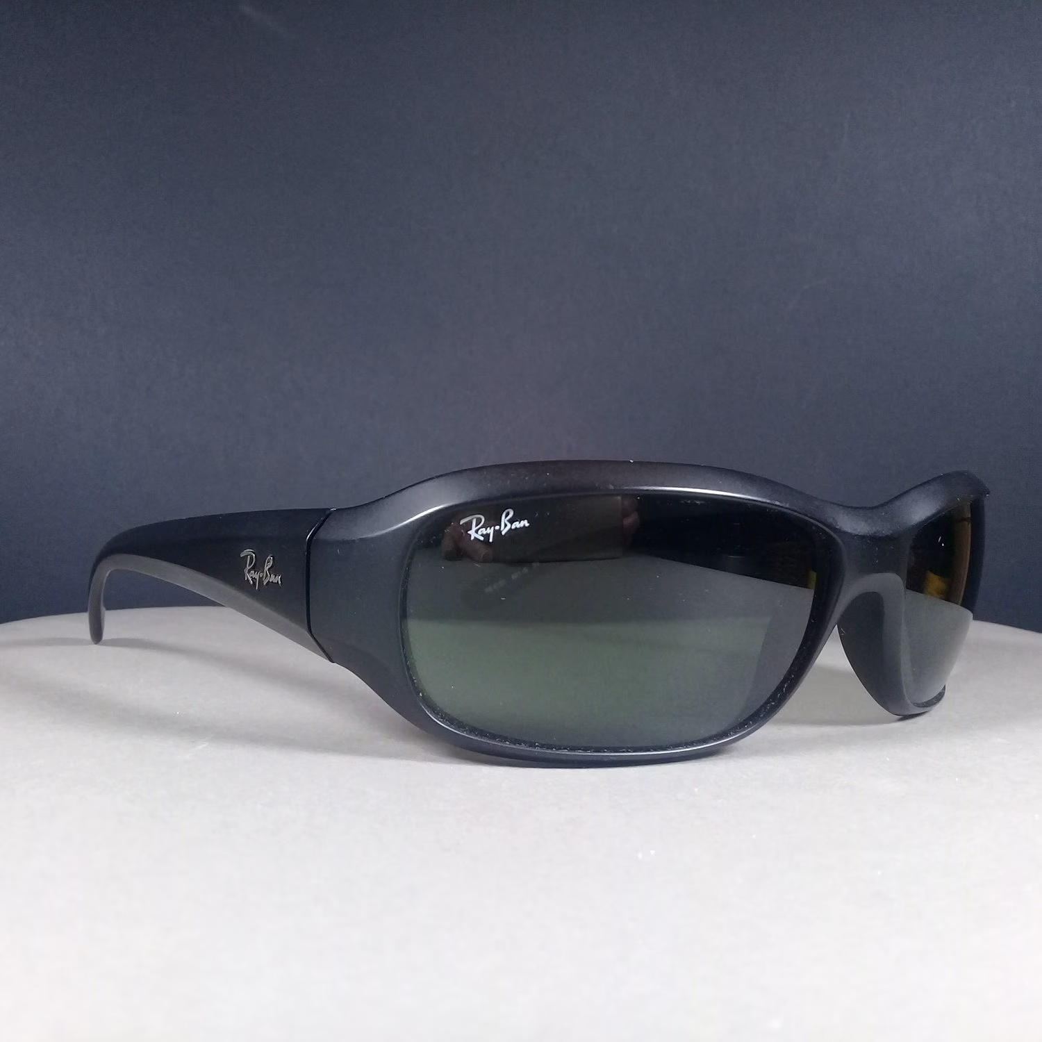 Ray Ban Rb 4121 601-S Unisex Black Sunglasses W/Green Lenses Italy