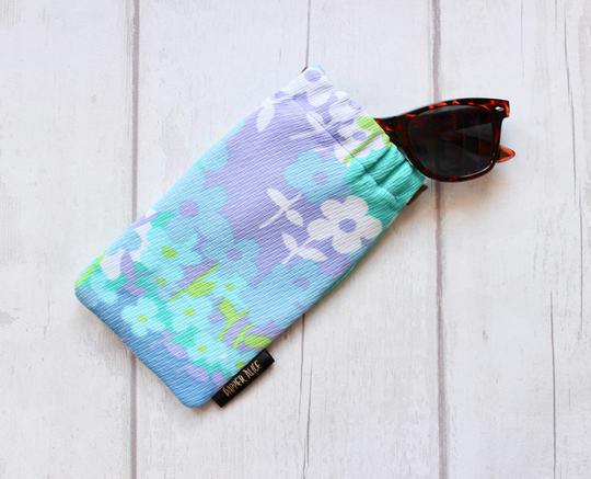 Vintage 60S Floral Fabric Sunglasses Case. Retro Ditsy Flower Power Glasses Pouch. Soft, Padded Wallet. Summer Accessory. Recycled Gift