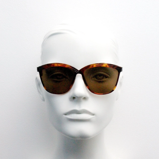 80S Vintage Big Cat Eye Sunglasses. Honey Tortoise Cateye Frame With Brown Lenses. Nos. 70S