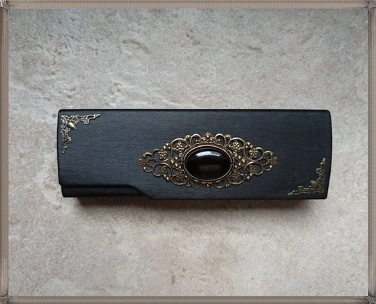 Hard Glasses Case , Faux Black Onyx Cameo, For Glasses, Eyeglass Case, Gothic Wedding, Accessory Case, Victorian Bag Accessories