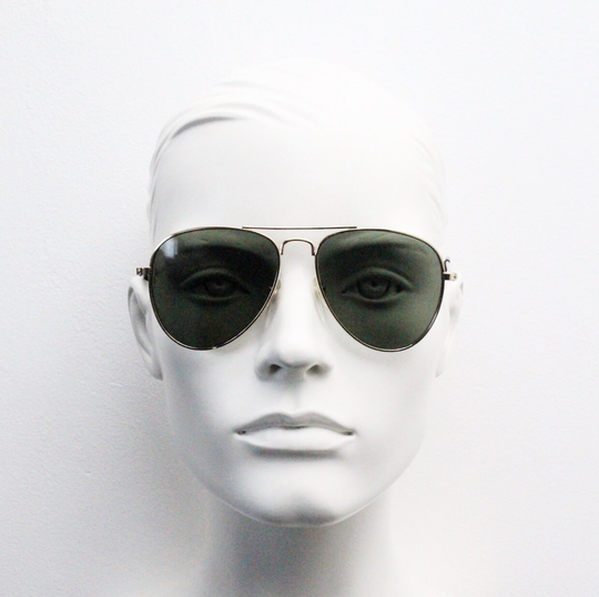 Y2K Vintage Aviator Sunglasses. Optimal Shape Classic Aviators in Gold Metal Frame With Green Lenses. Teardrop, Pilot Nos