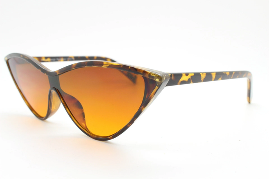 Vintage Y2K Pointed Cat Eye Sunglasses. Womens Tortoise Frame With Intense Amber Brown Visor Monolens. Cats Eye. Unused Nos