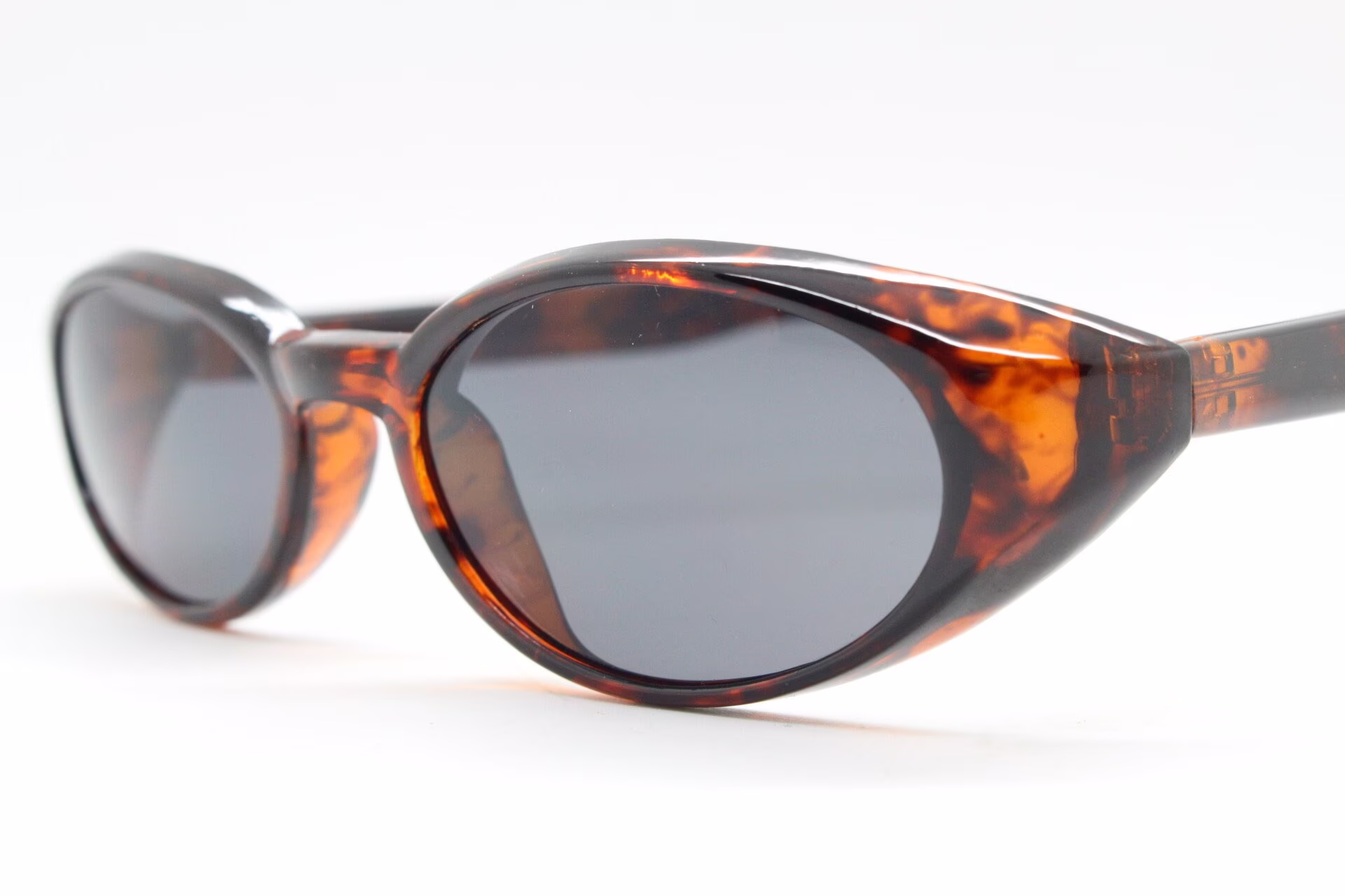 90S Vintage Cateye Sunglasses. Curved Corner Dark Tortoise Oval Cat Eye Frame With Black Lenses. Unused Nos