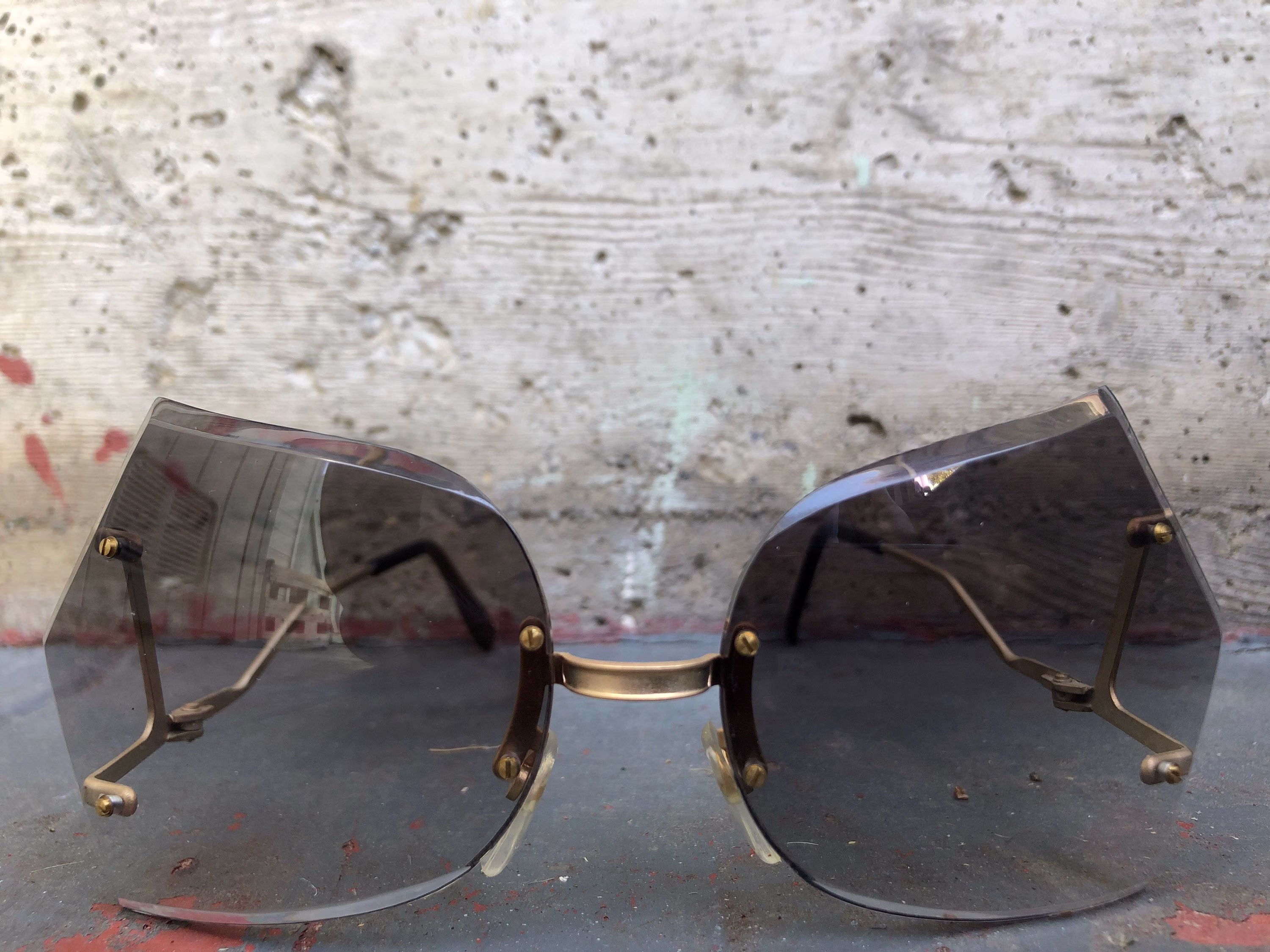 70S New Vintage Sunglasses Rimless Black Gray Gradient Lens Matte Gold Tone Metal Butterfly Big Oversized Deadstock Boho Disco Gothic Taiwan