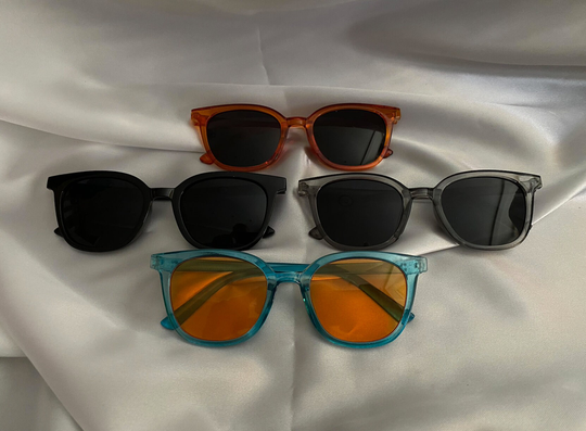 Classic Wayfarer Style Vintage Retro Sunglasses - Colourful & Timeless