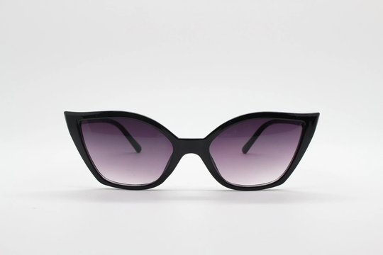 90S Vintage Pointed Cat Eye Sunglasses. Black Slender Frame With Graduated Lenses. Womens 50S Style Rockabilly, Pin Up Shades