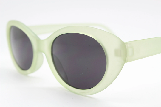 Vintage 90S Oval Cat Eye Sunglasses. Womens Transparent Sorbet Green Frosted Frame With Dark Lenses. Rockabilly Cats Eye. Unused Nos
