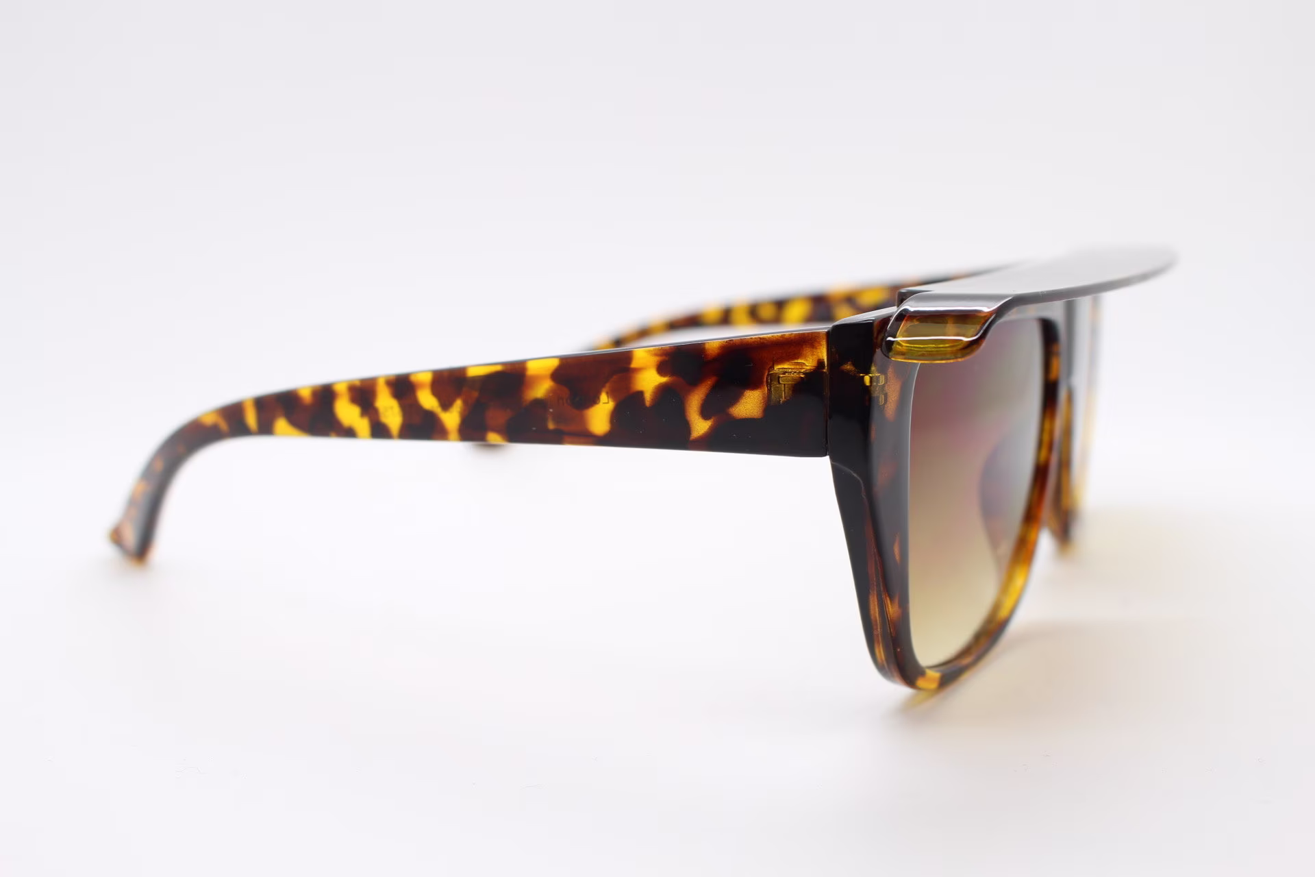 Y2K Vintage Visor Sunglasses. Flat Top Brow With Unusual Peak in A Tortoise Frame Graduating Brown Lenses. 2000S Bnwt