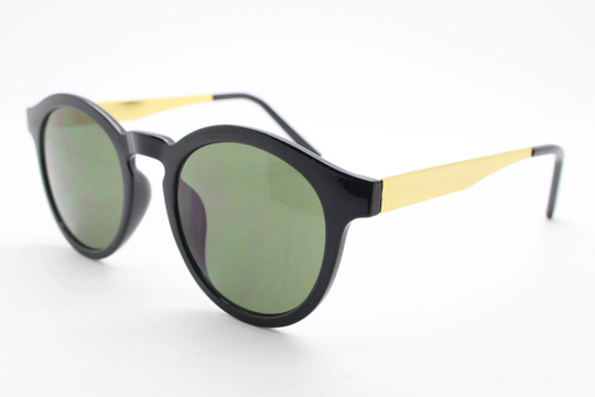 90S Vintage Round Sunglasses. Black Gloss Frame With Contrasting Gold Arms