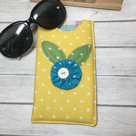 Padded Eyeglass Case, Yo-Yo Flower Appliqué, Fabric Phone Pouch, Quilted, Textile Art, Free Motion Stitching