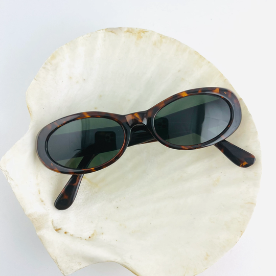 Vintage 90S Brown Tortoise Shell Oval Sunglasses