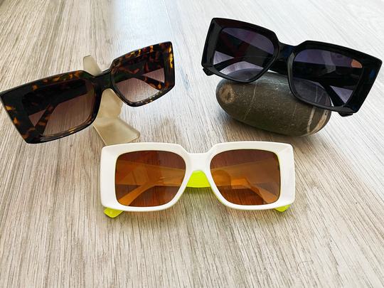 Retro Style Bold Frame Celebrity Ladies Fashion Sunglasses