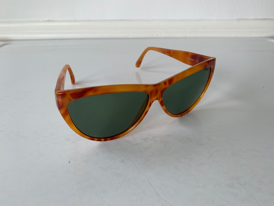 Vintage Taiwan Tortoise Shell Color Plastic Sunglasses/Vintage Yellow Orange Brown Sunglasses
