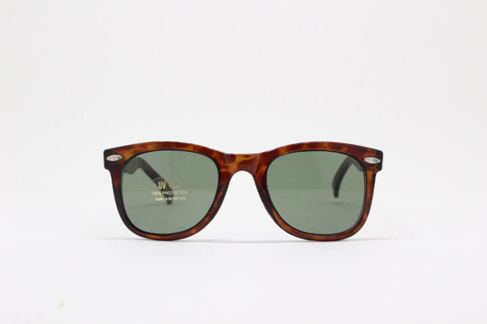 Kids 80S Vintage Wayfarer Style Sunglasses. Tortoise Classic 40S Format With Green Lenses. Childrens Unused Nos