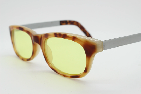 90S Vintage Rectangular Sunglasses. Low Profile 60S Style Vibrant Honey Tortoise Frame With Satin Alloy Arms & Yellow Lenses. Nos. Bnwt