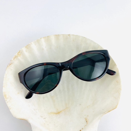 Authenitc Vintage 90S Red Tortoise Oval Shell Sunglasses Authentic Deadstock