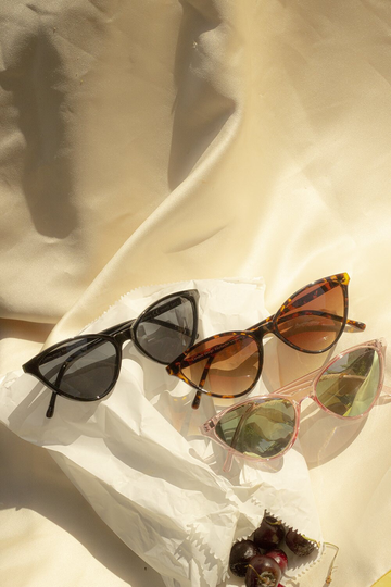 Delicate Rim Cat Eye Sunglasses