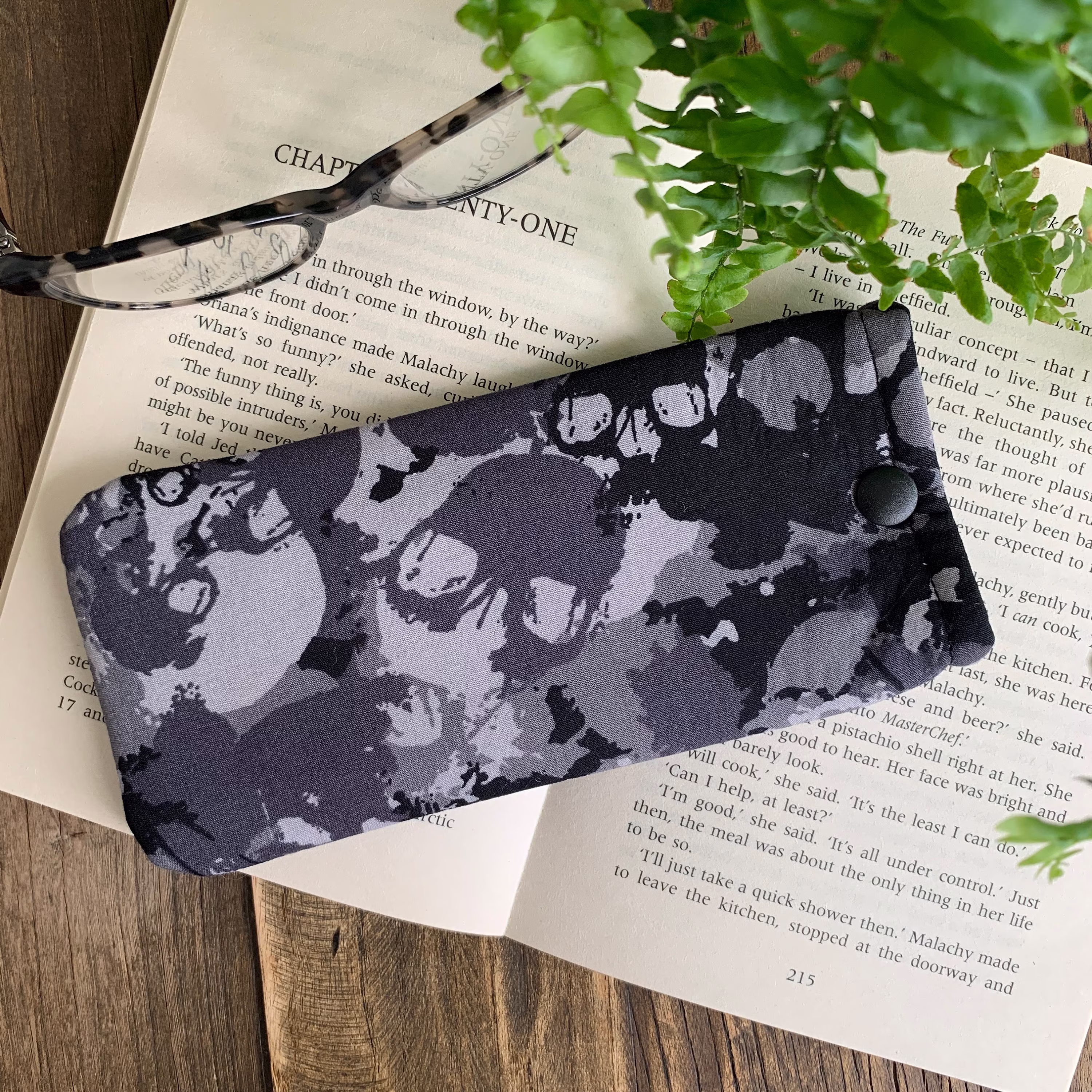 Skull Fabric Glasses Case Camo Spectacles Snap Pouch Gift Idea