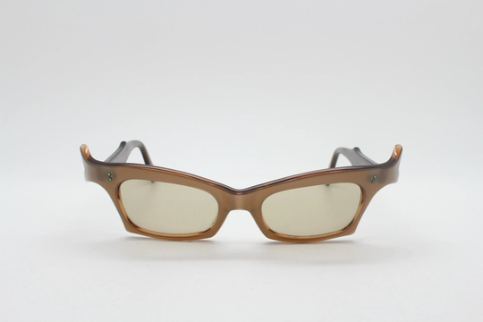 50S Vintage Cat Eye Sunglasses. Phenomenal Feather Winged Womens Cateye in Exquisite Caramel Lustrous Acetate & Real Glasse Lenses