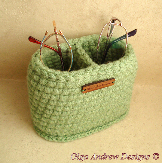 Small Oval Tall Divided Glasses Holder Stand, Multiple Upright Double Holder, Olgaandrewdesigns