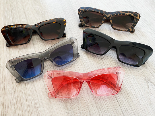 Women Retro Style Black Sunglasses Cat Eye Triangle Beach Outdoor Eyewear Glasses Simple