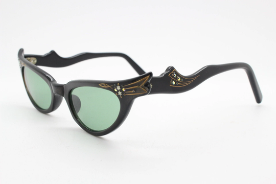 50S Vintage Rhinestone Cat Eye Sunglasses. Phenomenal Feather Winged Womens Cateye in Superior Acetate With A Sprinkling Of Diamante. Unused