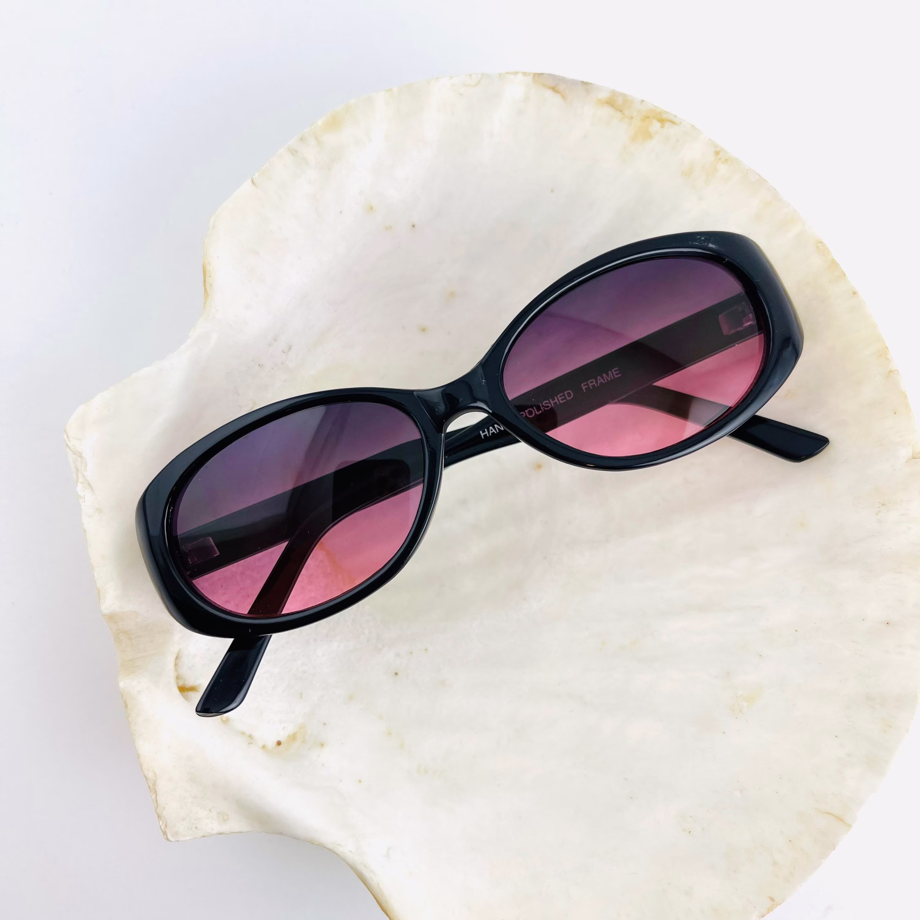 Authentic Vintage 90S Black Oval Sunglasses With Two Tone Color Lens