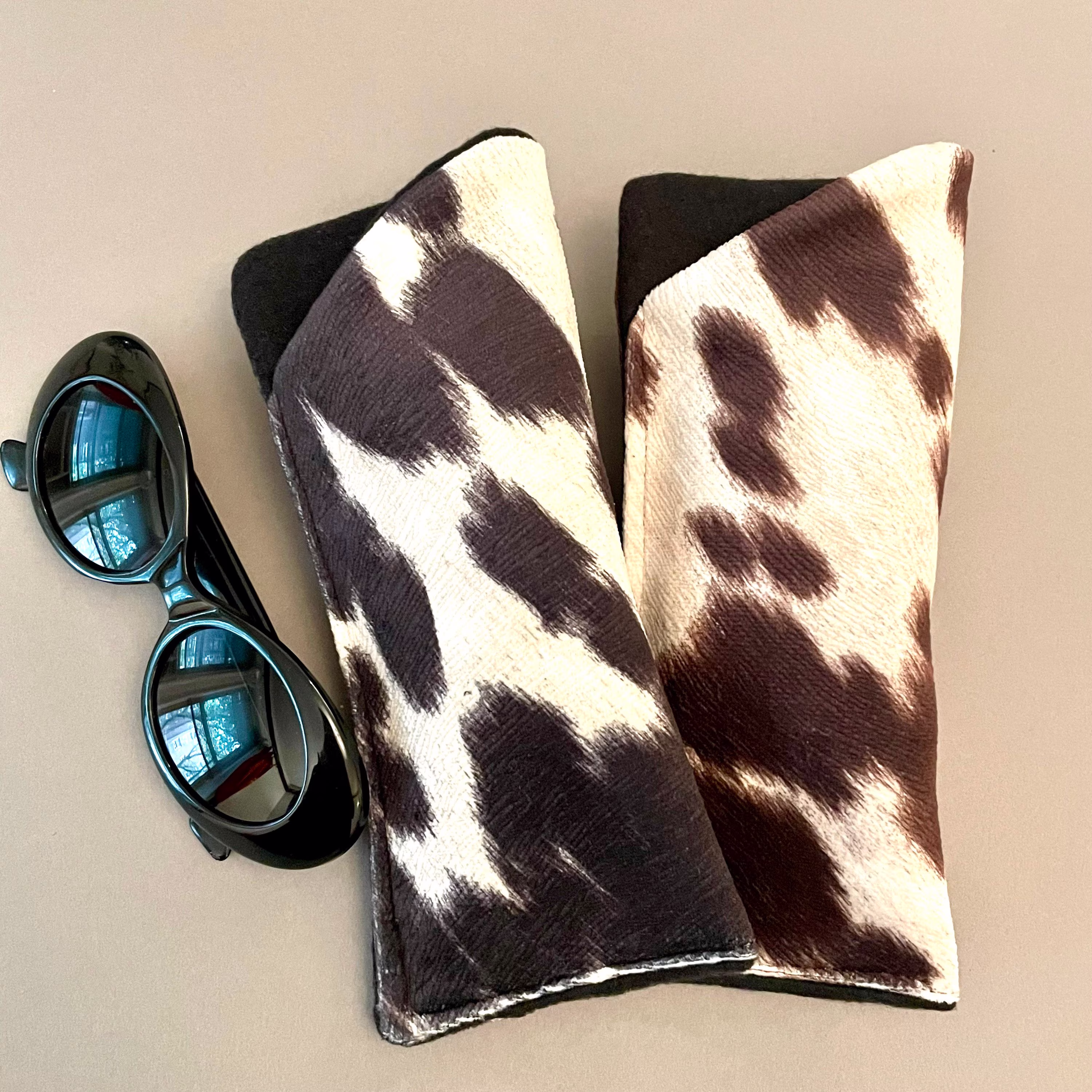 Faux Cowhide Eyeglasses Case, Soft Padded Sunglass Reading Glass Eyeglass Large Size Sunglasses