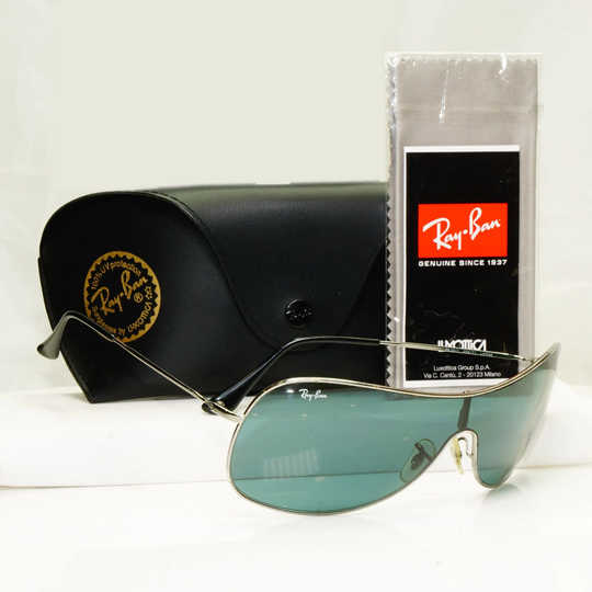 Authentic Ray-Ban Vintage Sunglasses Year 2004 Rb 3211 Large 004/71 33016
