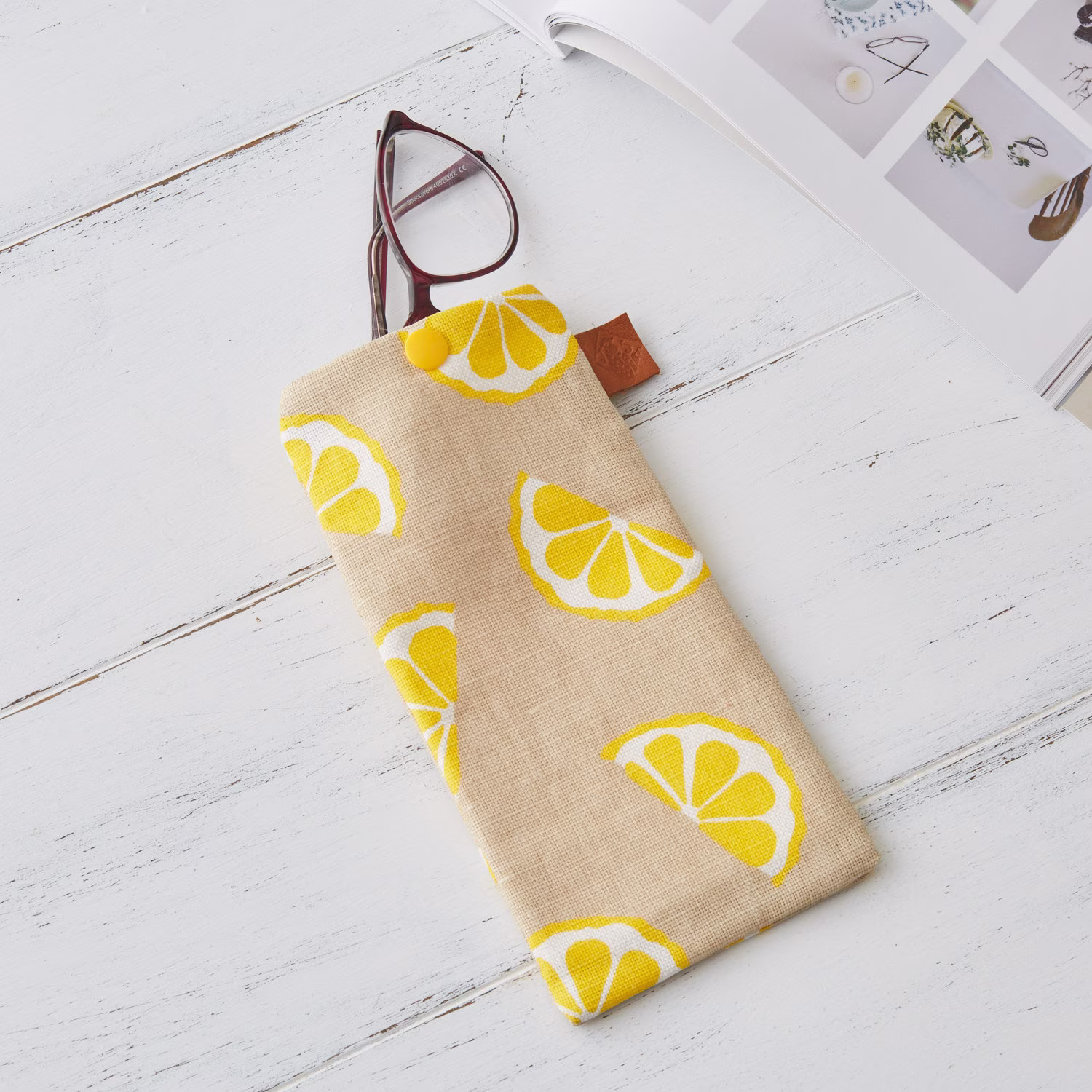 Lemons Linen Glasses Case